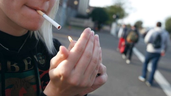 Τέλος το κάπνισμα στα σχολεία – Εκστρατεία του υπουργείου Παιδείας