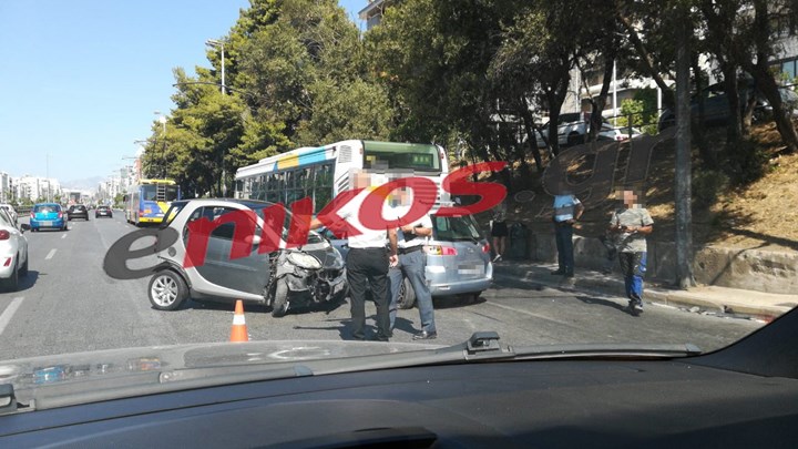 Τροχαίο ατύχημα στη Συγγρού – ΦΩΤΟ αναγνώστη