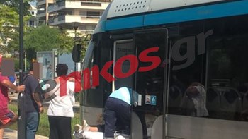 Αναστάτωση στο τραμ – Λιποθύμησε γυναίκα – ΦΩΤΟ – ΒΙΝΤΕΟ αναγνώστη