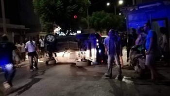 Αυτοκίνητο αναποδογύρισε σε κεντρικό δρόμο του Ηρακλείου