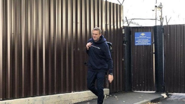 Ελεύθερος ο επικριτής του Κρεμλίνου Αλεξέι Ναβάλνι έπειτα από 30 ημέρες κράτησης