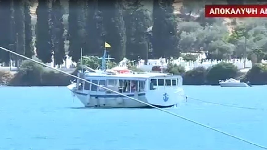 Αλαλούμ με την αποκατάσταση των καλωδίων στον Πόρο – Ο Δήμαρχος καταγγέλλει ότι τοποθετήθηκαν σε λάθος ύψος