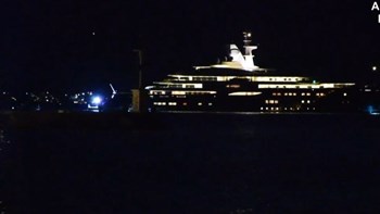 Η πανάκριβη θαλαμηγός του Εμίρη του Κατάρ στο Ναύπλιο – ΒΙΝΤΕΟ