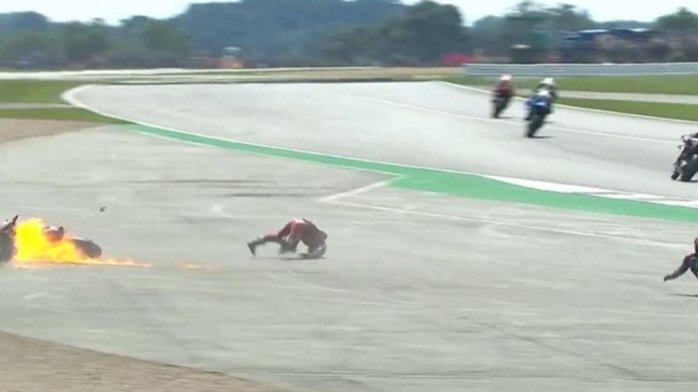 Τρομακτικό ατύχημα στο Moto GP: Μηχανή άρπαξε φωτιά – ΒΙΝΤΕΟ
