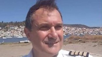 Ο γιος του πιλότου του μοιραίου ελικοπτέρου στη Realnews: Πετούσε επειδή δεν είχε βγει η σύνταξή του