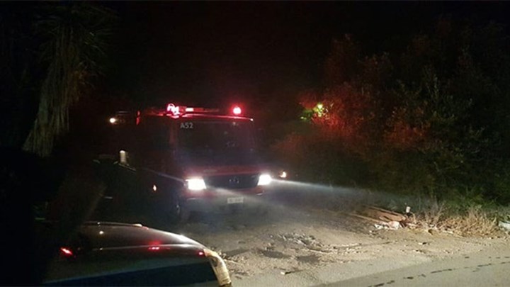 Άμεση κατάσβεση φωτιάς στο Μενίδι – ΦΩΤΟ