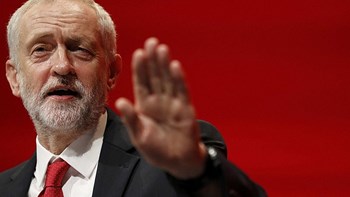 Κόρμπιν: Brexit χωρίς συμφωνία θα ωφελούσε κυρίως τον Ντόναλντ Τραμπ