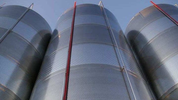 Πρωτοφανές περιστατικό στην Κρήτη: Άνδρας έπεσε σε… δεξαμενή κρασιού