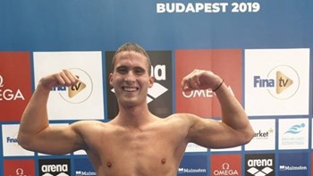 Ο παγκόσμιος πρωταθλητής εφήβων στα 400μ. μικτής ατομικής Απόστολος Παπαστάμος στον Realfm 97,8