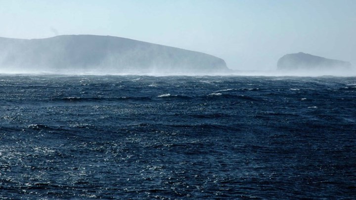 Πέφτει η θερμοκρασία, συνεχίζονται τα μελτέμια – Η πρόγνωση του καιρού