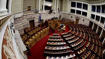 Υπερψηφίστηκε το νομοσχέδιο για τα διπλώματα οδήγησης