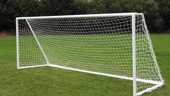 Ποδοσφαιρικό τέρμα αποκολλήθηκε και έπεσε πάνω σε 9χρονο στη Θεσσαλονίκη