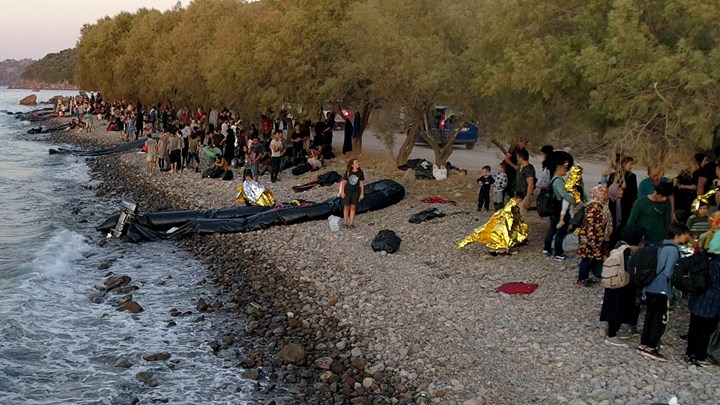 Περισσότεροι από 500 μετανάστες πέρασαν στη Λέσβο – Ασφυξία στη Μόρια – ΦΩΤΟ