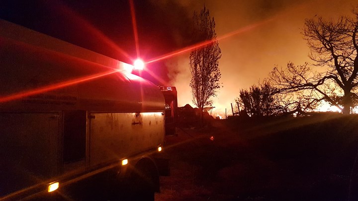 Φωτιά  πλησίον της γέφυρας λυμάτων στην Ε.Ο. Αθηνών- Λαμίας – ΤΩΡΑ