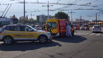Επίθεση με μαχαίρι κοντά σε σταθμό του μετρό στη Γαλλία – Ένας νεκρός και έξι τραυματίες – ΒΙΝΤΕΟ