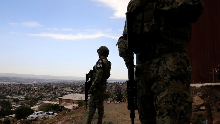 Συνελήφθησαν 300 μετανάστες που προσπαθούσαν να φθάσουν στις ΗΠΑ