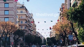 Αυτός είναι ο λόγος που κρέμασαν χάρτινα ελεφαντάκια στη Θεσσαλονίκη – ΦΩΤΟ