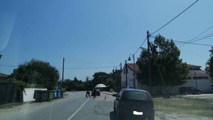 Τραγωδία στον Πλατύκαμπο: Αυτοκίνητο παρέσυρε και σκότωσε ηλικιωμένο