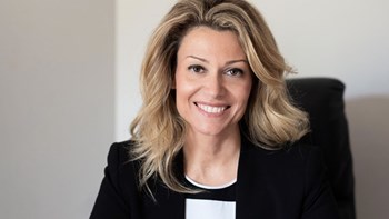 Βουλή: Εγκρίθηκε ο διορισμός της Λαζαράκου ως επικεφαλής της Επιτροπής Κεφαλαιαγοράς