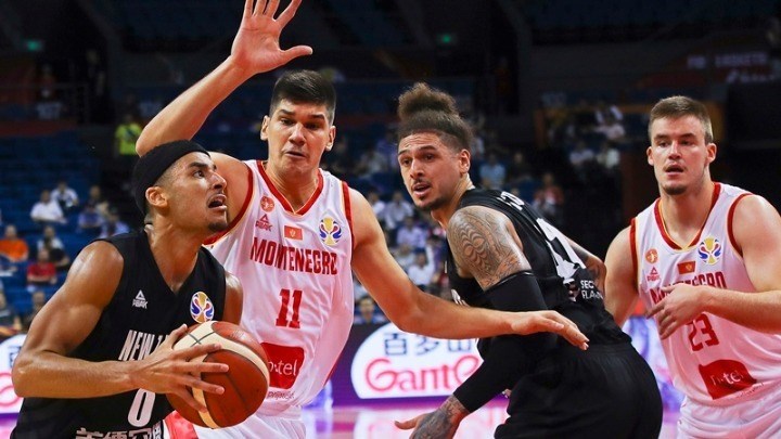 «Βούλιαξε» το Μαυροβούνιο – Ελπίζει η Ν. Ζηλανδία