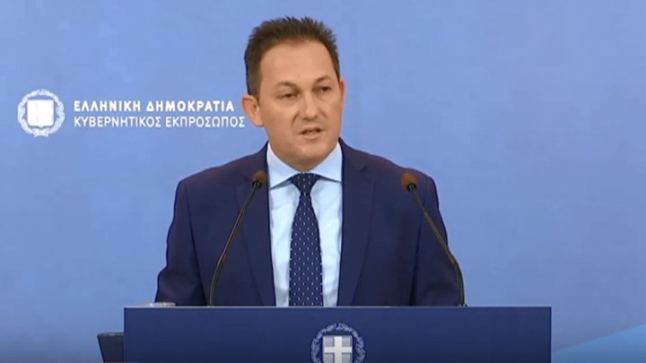 Πέτσας: Εντός της εβδομάδας ανοίγει η πλατφόρμα για τις 120 δόσεις – Τι είπε για το προσφυγικό
