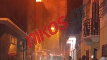 Εικόνες – σοκ από τη μεγάλη φωτιά σε διαμέρισμα στο κέντρο της Αθήνας – ΦΩΤΟ αναγνώστη