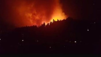 Τι δηλώνει ο δήμαρχος Καρύστου για τη φωτιά στο Βατήσι Ευβοίας