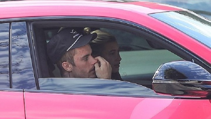 Viral ο Τζάστιν Μπίμπερ που σκαλίζει τη μύτη του – ΦΩΤΟ