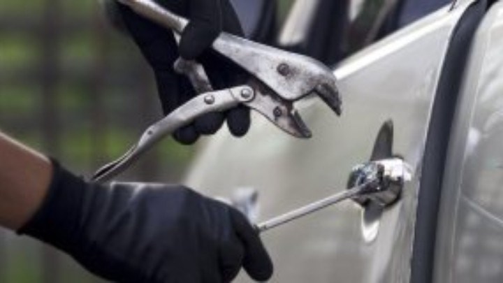 Ισπανός πήγε για διακοπές στη Ρόδο και συνελήφθη για 17 διαρρήξεις αυτοκινήτων