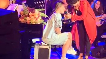 Άλκηστις Πρωτοψάλτη: Η συναυλία και το τραγούδι της μικρής Νεφέλης που δεν θα ξεχάσει ποτέ – ΒΙΝΤΕΟ