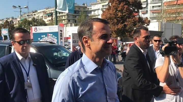 Η έκπληξη της στρατιωτικής μπάντας στον Κυριάκο Μητσοτάκη – Με ποιο τραγούδι τον υποδέχθηκαν – BINTEO