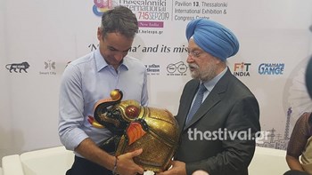 Με ινδικούς χορούς, το παραδοσιακό pilaka και… Γκάντι τα εγκαίνια του περιπτέρου της Ινδίας στη ΔΕΘ – ΦΩΤΟ – ΒΙΝΤΕΟ