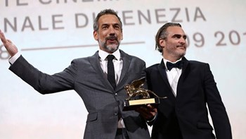 Το Χρυσό Λιοντάρι στον “Joker” του Αμερικανού Τοντ Φίλιπ – ΒΙΝΤΕΟ