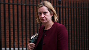 Νέα απώλεια για τον Τζόνσον – Παραιτήθηκε η υπουργός Άμπερ Ρουντ