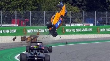 Σοκαριστικό ατύχημα στη Formula 3 – Το μονοθέσιο απογειώθηκε και έπεσε στα κάγκελα – BINTEO