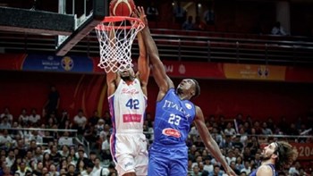 Επική ανατροπή και «αντίο» με ψηλά το κεφάλι για την Ιταλία