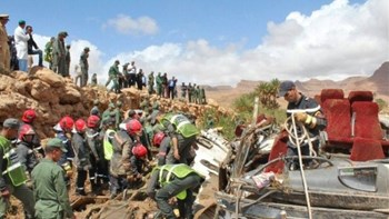 Τουλάχιστον 11 άνθρωποι έχασαν τη ζωή τους όταν χείμαρρος ανέτρεψε λεωφορείο στο Μαρόκο