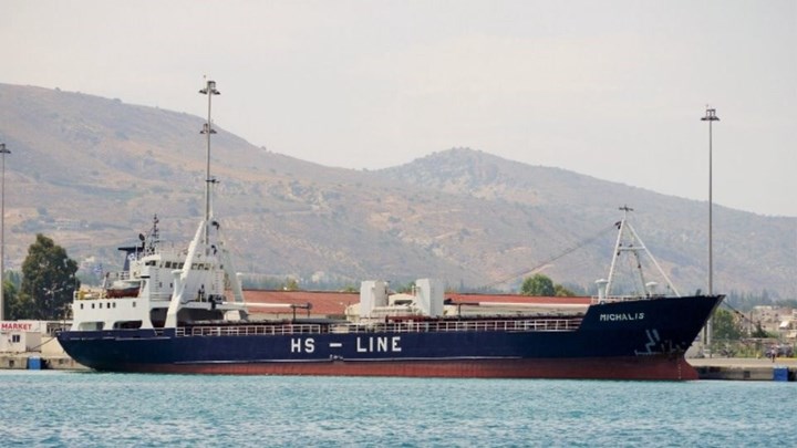 Στη Σύρο ρυμουλκείται το φορτηγό πλοίο που έμεινε ακυβέρνητο λόγω μηχανικής βλάβης