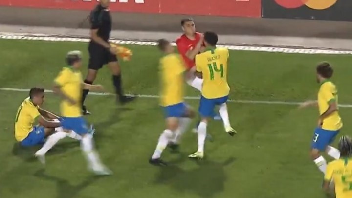 Ξύλο και των γονέων σε ματς Βραζιλίας – Χιλής – ΒΙΝΤΕΟ