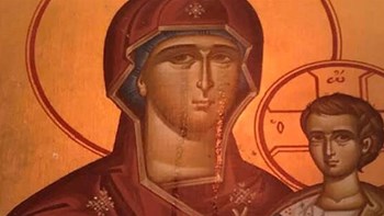 Δάκρυσε θαυματουργή εικόνα της Παναγίας σε ελληνική εκκλησία στο Σικάγο – ΦΩΤΟ