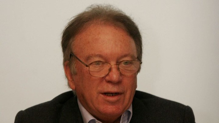 Δημήτρης Ρίζος: Η ζωή του εκδότη, οι επιτυχημένες στιγμές της επαγγελματικής του πορείας και η συνεργασία με τον Κωνσταντίνο Καραμανλή