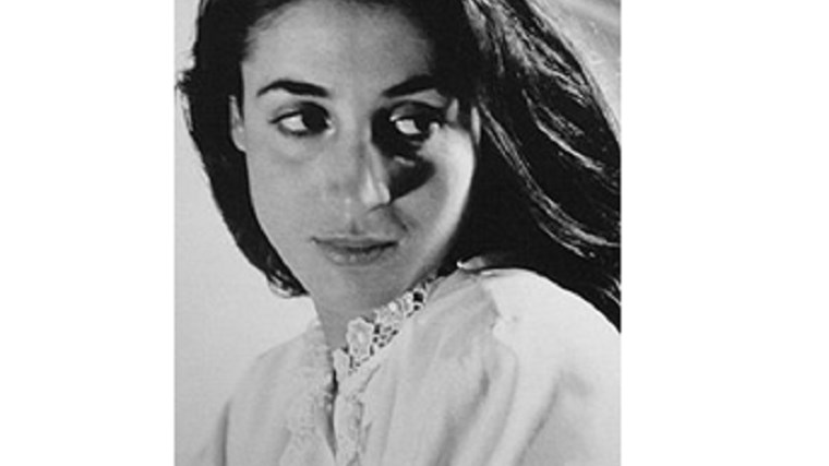 Έλλη Λαμπέτη: Αυτό το αξεπέραστο, «κορίτσι με τα μαύρα»!