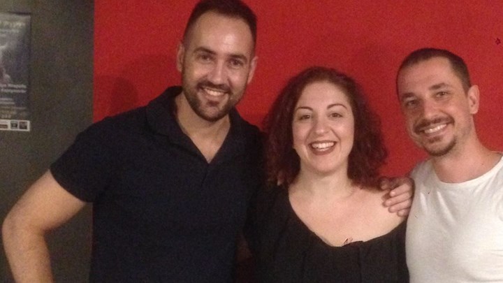 “Ας κάνουμε απόψε ένα… παιδί”- Τα πρώτα κλικ από τις πρόβες