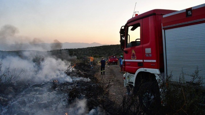 Σκηνές κινηματογραφικής ταινίας με ηλικιωμένο ύποπτο εμπρηστή στην Κρήτη