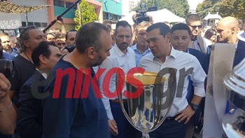 Με… Ηρακλή ξεκίνησε τη βόλτα του στη ΔΕΘ ο Τσίπρας – ΦΩΤΟ – ΒΙΝΤΕΟ