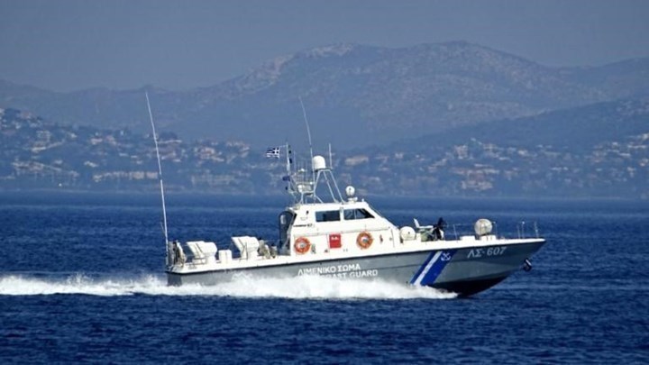 Σκάφος με 35 μετανάστες εντοπίστηκε στην Κεφαλονιά – Ανάμεσά τους γυναίκες και παιδιά