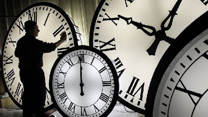 Πότε γυρίζουμε τα ρολόγια μας μια ώρα πίσω; Δείτε τι κέρδος θα έχουμε