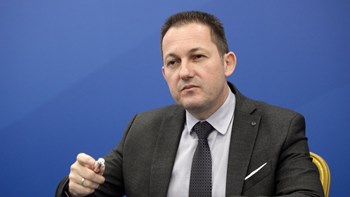 Πέτσας: Πιθανότατα θα γίνει συνάντηση Μητσοτάκη με Τραμπ – Τι είπε για την Τουρκία