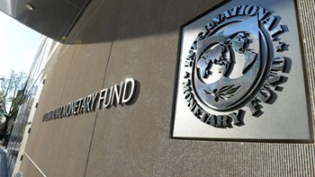 Επίσημο αίτημα για πρόωρη εξόφληση του χρέους στο ΔΝΤ – Υπέγραψε τις επιστολές ο Σταϊκούρας