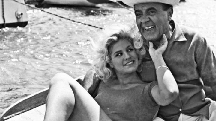 Πόπη Λάζου: Η γοητευτική ξανθιά ζωντοχήρα του ελληνικού κινηματογράφου – Γιατί η ταινία με τον Αυλωνίτη κινδύνευσε να κατέβει ως ακατάλληλη